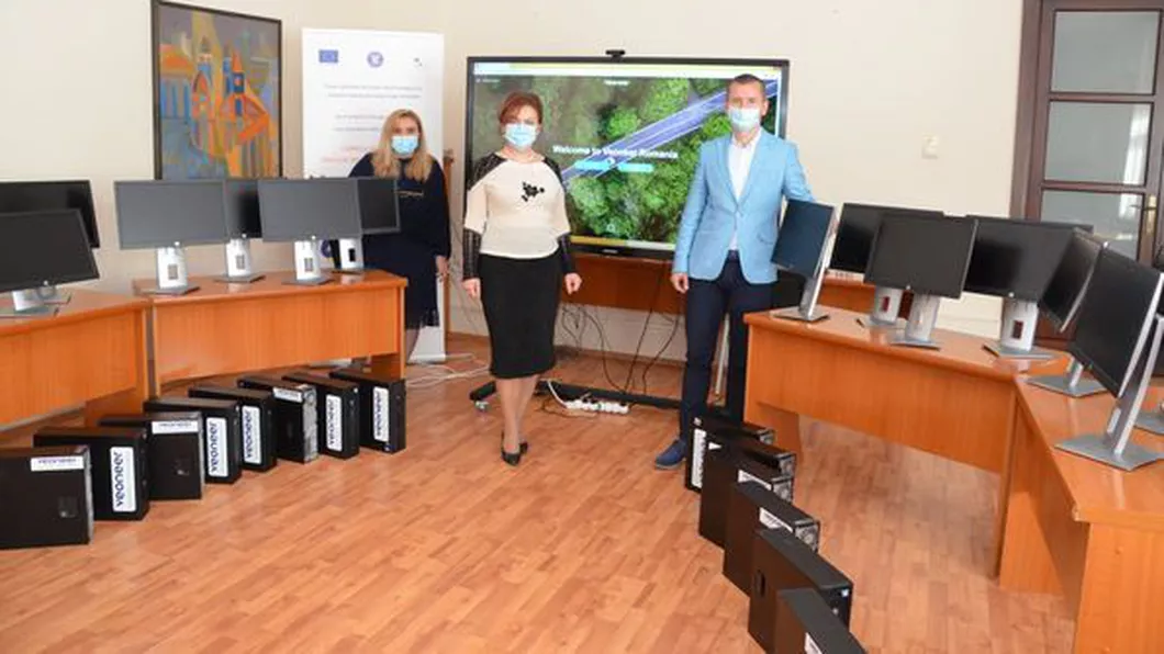 Directorii identifică soluții pentru dotarea școlilor cu echipamente informatice. ISJ Iași continuă susținerea școlilor rurale