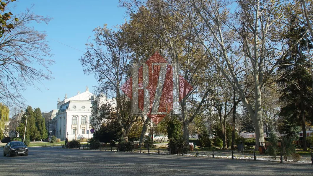 Primăria Iași modernizează parcul de la Teatrul Național cu fântâni jocuri de apă și lumini Un platan va fi tăiat. Investiția este de peste 4 milioane de euro