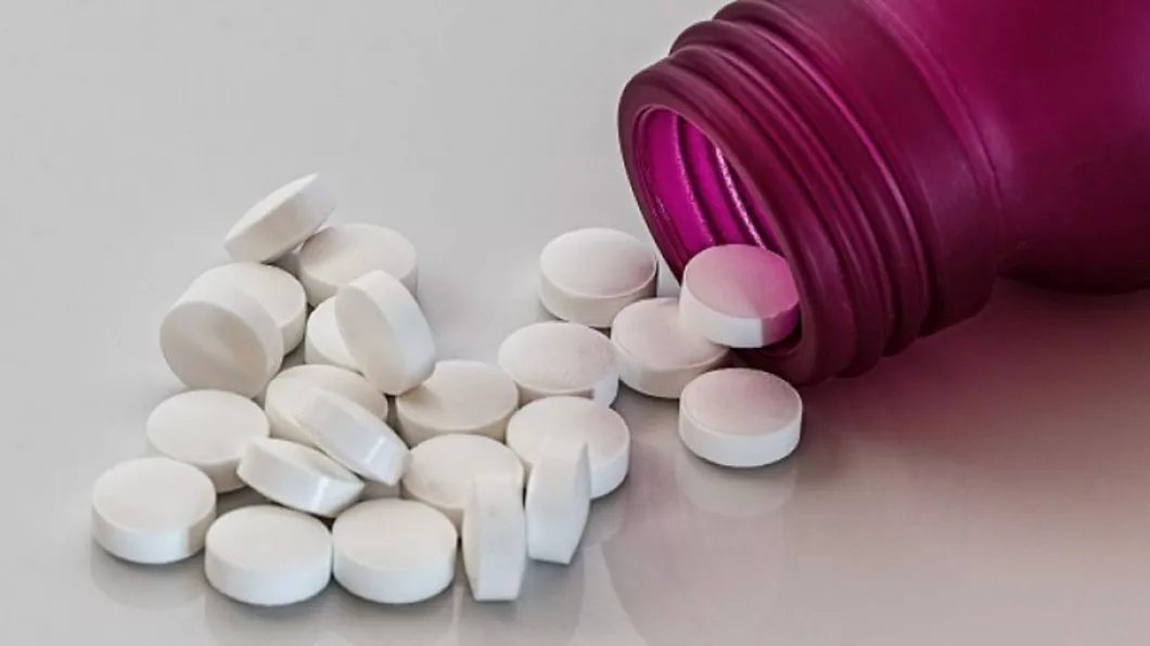 Anti-inflamator testat ca tratament pentru COVID-19. În farmaciile din România se vinde cu aproximativ 10 leicutia