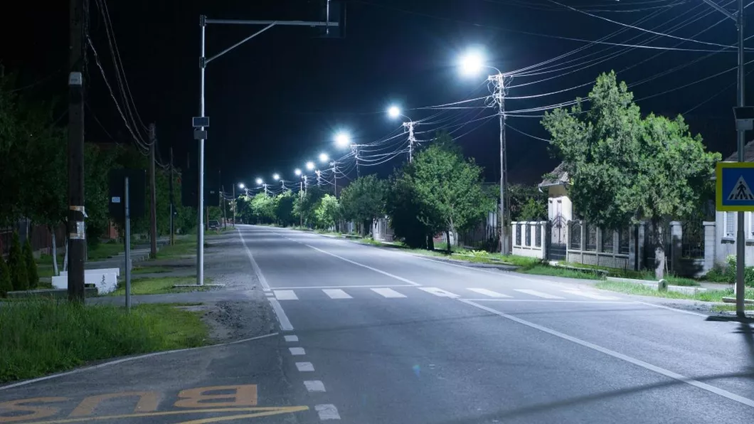 Primăriile din Iași au solicitat banii de la Fondul de Mediu pentru instalarea de sisteme fotovoltaice în gospodăriile izolate neracordate la rețeaua electrică