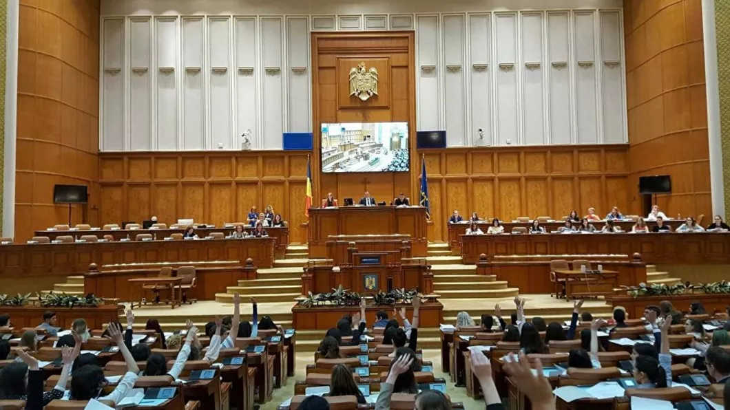 Zi decisivă pentru eliminarea pensiilor speciale pentru parlamentari PSD PNL și USR-PLUS au depus proiecte