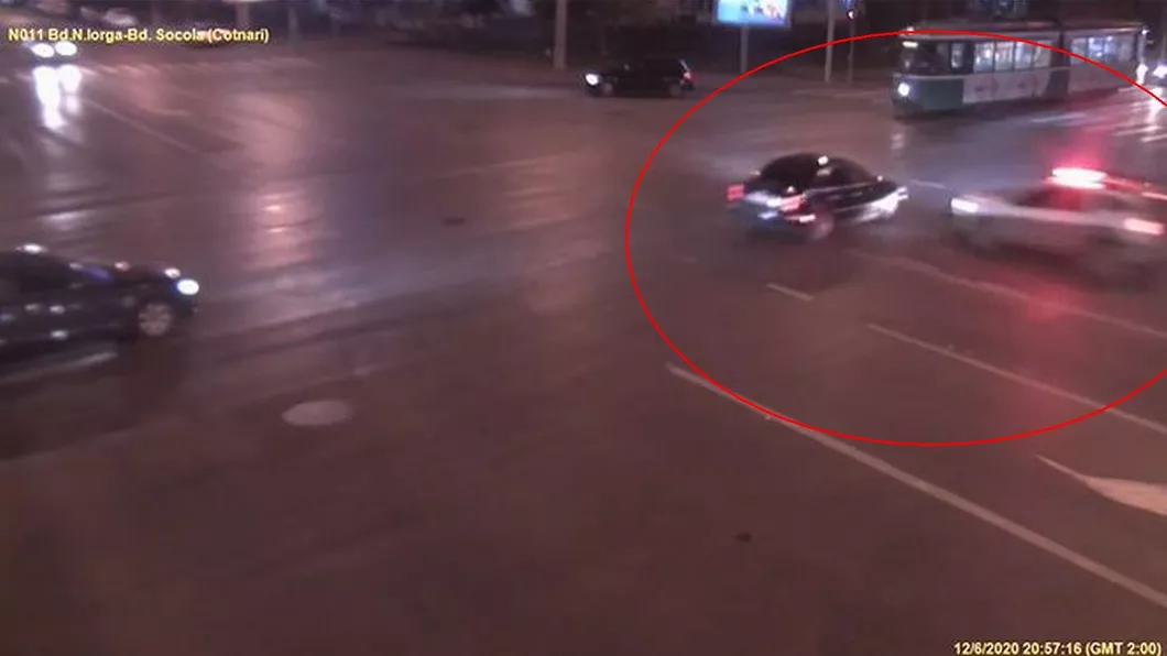 Iată imagini cu momentul accidentului în care a fost implicat o maşină a poliţiei - FOTO VIDEO EXCLUSIV