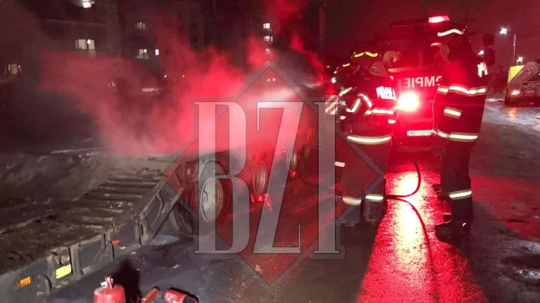 Un trailer a luat foc pe Drumul Hoților Au intervenit de urgență pompierii - EXCLUSIV GALERIE FOTO VIDEO