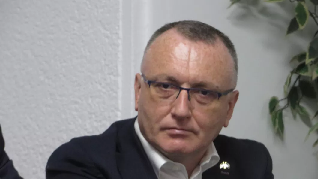 Ministrul Educaţiei Sorin Cîmpeanu a vorbit despre posibilitatea redeschiderii școlilor