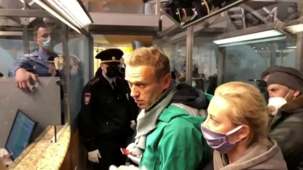 Liderul opoziţiei ruse Alexei Navalny a fost arestat pe Aeroportul din Moscova după ce a revenit din Germania