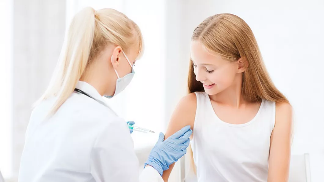 Israelul începe să-i vaccineze anti-COVID-19 și pe adolescenții între 16 și 18 ani