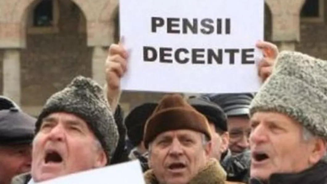 Proteste ale pensionarilor în fața Palatului Cotroceni și Guvernului
