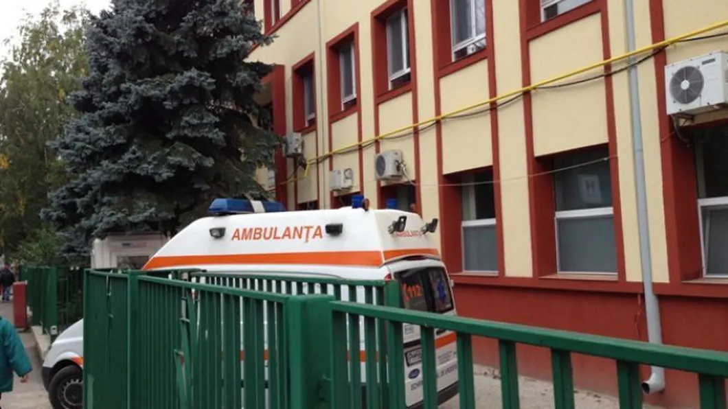 Tragedie într-o școală din Ploieşti după ce un elev a murit în timpul orelor de curs A făcut un stop cardiac
