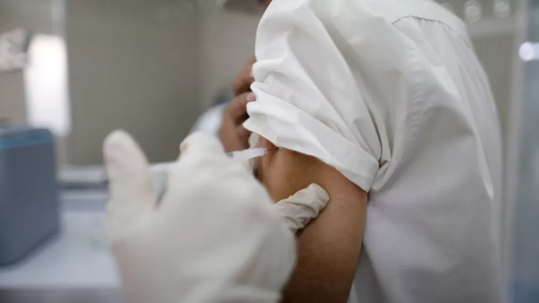 Încă un medic din România a suferit paralizie temporară după ce s-a vaccinat anti-COVID-19
