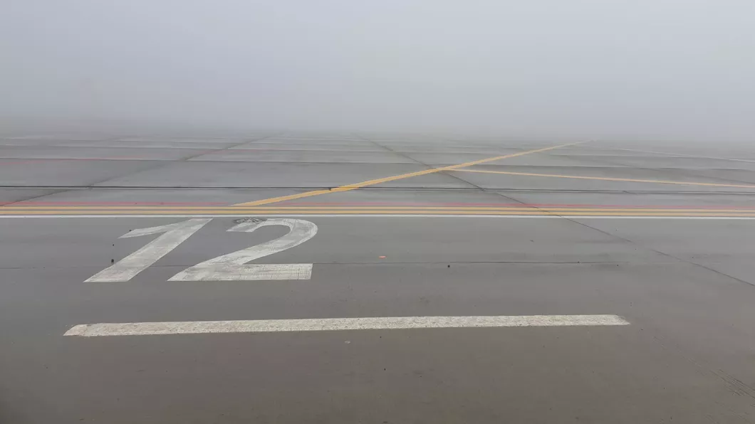 Zborul Otopeni - Iaşi amânat din cauza ceţii dense la Aeroportul Internaţional Iaşi