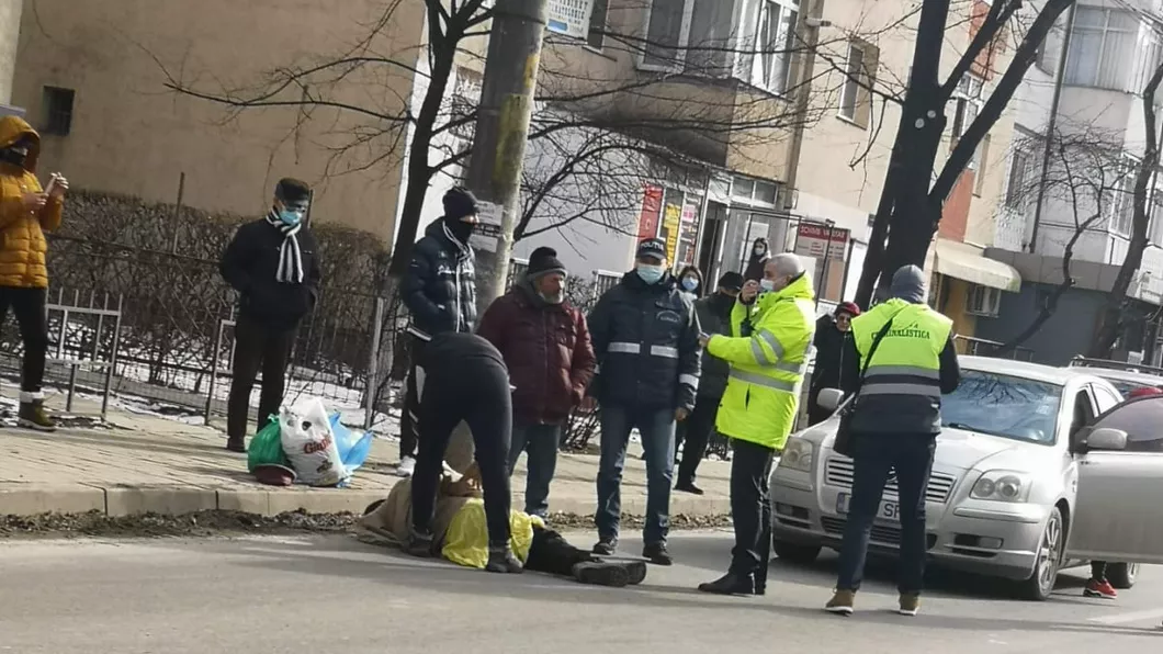 Accident rutier cu o victimă la Iași. Un pieton a fost acroşat - EXCLUSIV FOTO