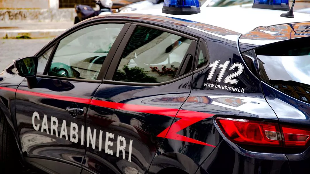 Româncă însărcinată jefuită de 11.000 de euro de doi falşi carabinieri în Italia