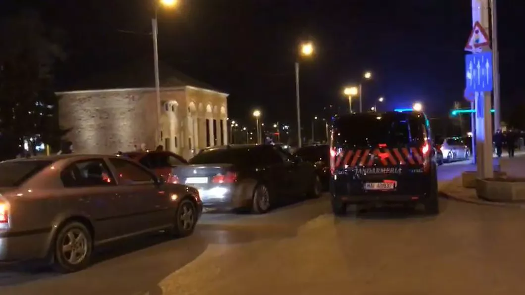 Jandarmii ieșeni au aplicat mai multe sancţiuni protestatarilor Un individ avea un cuţit asupra lui - VIDEO
