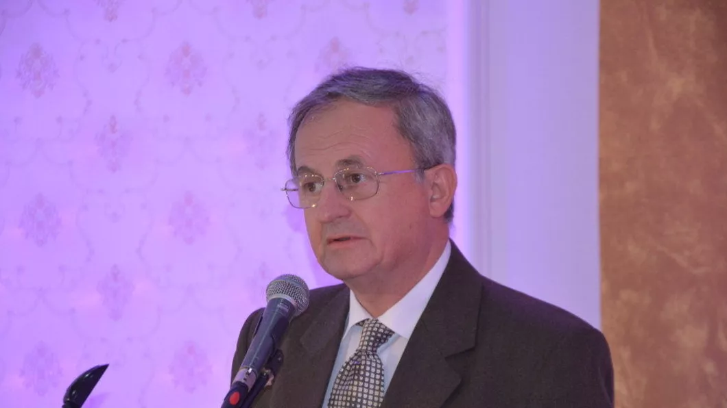Prof. dr. Emanoil Ceaușu a vorbit despre riscurile vaccinului AstraZeneca