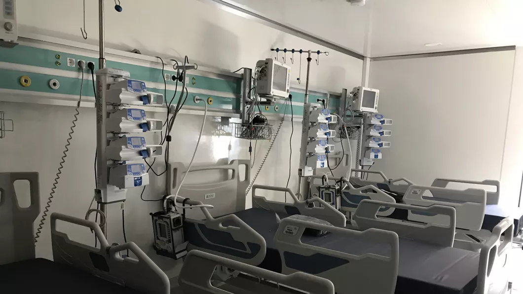 Dr. Florin Roşu managerul Spitalului de Boli Infecţioase Iaşi despre secţia mobilă ATI Valul trei ne-a lovit era esenţială o astfel de unitate - FOTO VIDEO