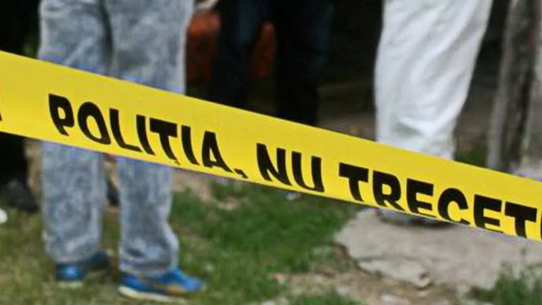 Un bătrân din localitatea Perieni din Vaslui a fost găsit mort în propria casă Prezenta mai multe plăgi înjunghiate