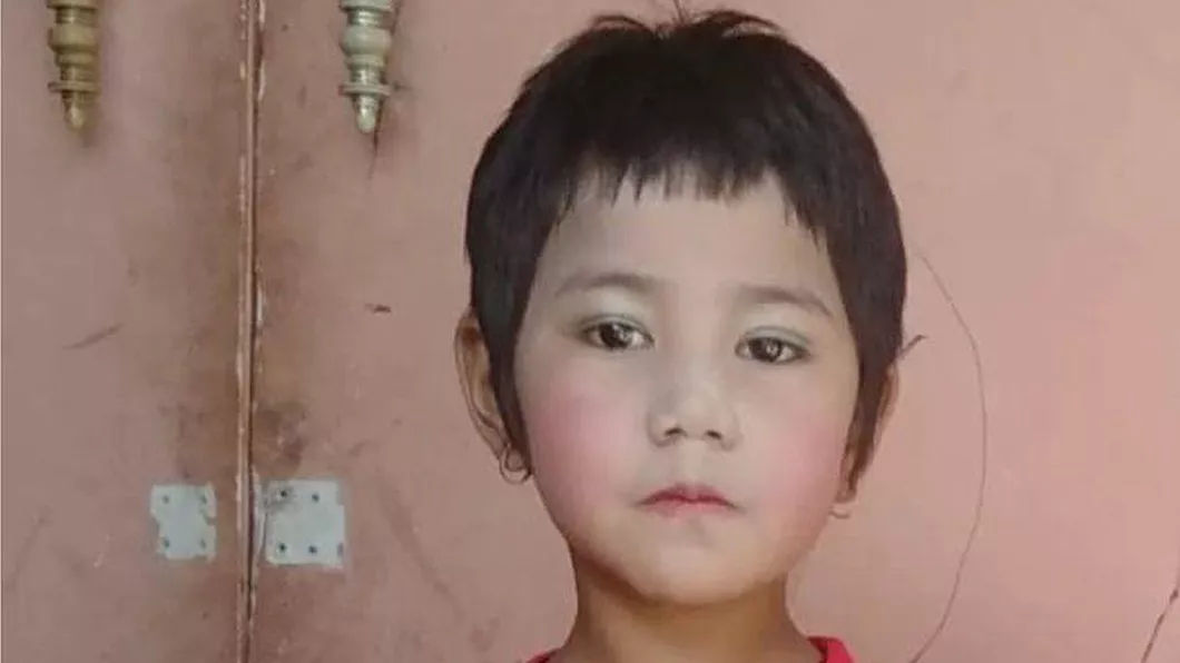 O fetiță de 7 ani din Myanmar a fost împușcată mortal în timp ce alerga în brațele tatălui