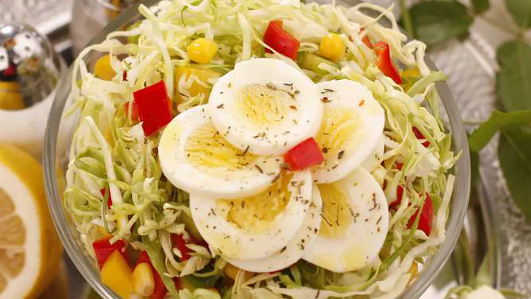 Rețetă pentru slăbit - Rețetă de salată cu ouă și varză