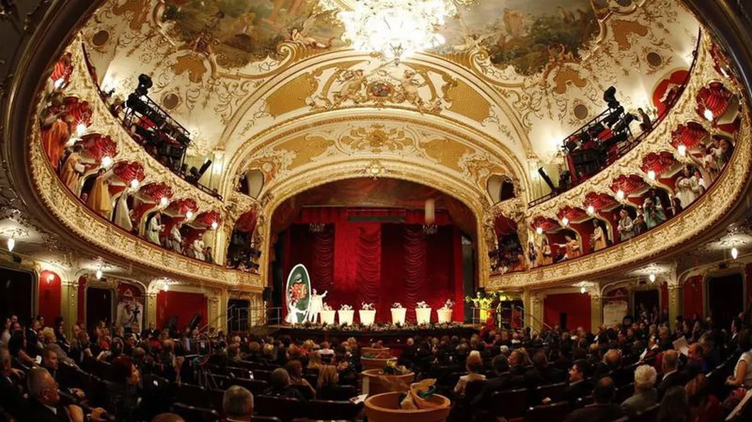 Opera Națională Română din Iași se redeschide pentru public Inedit recital de pian intitulat Vissi darte programat duminică 18 aprilie 2021 ora 1830