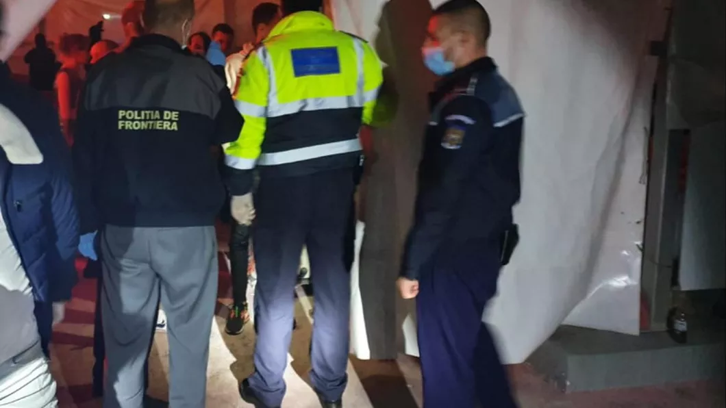 Petrecere uriașă  întreruptă de poliţiştii ieşeni în Păun judeţul Iași Au fost găsite şi droguri - UPDATE