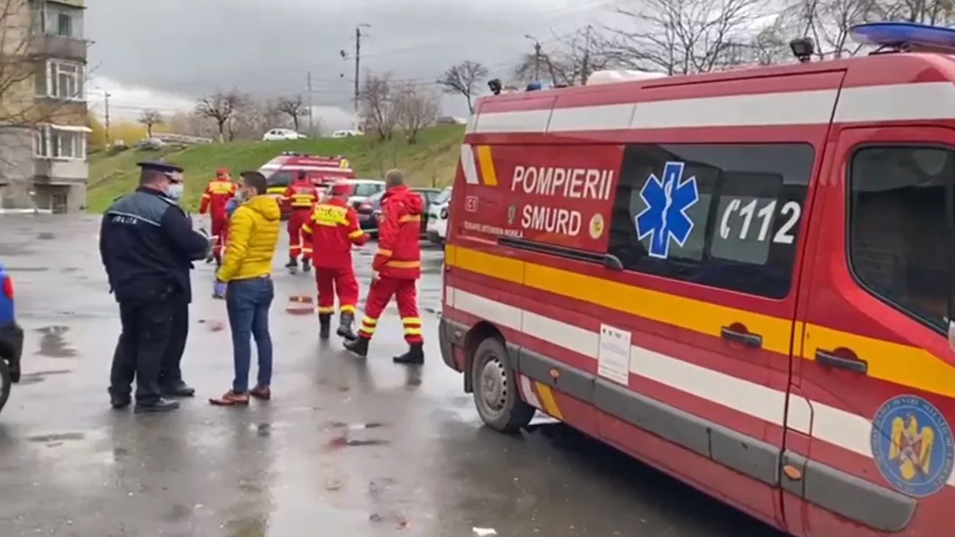 Zeci de oameni evacuați după ce o femeie a anunțat că aruncă blocul în aer - VIDEO