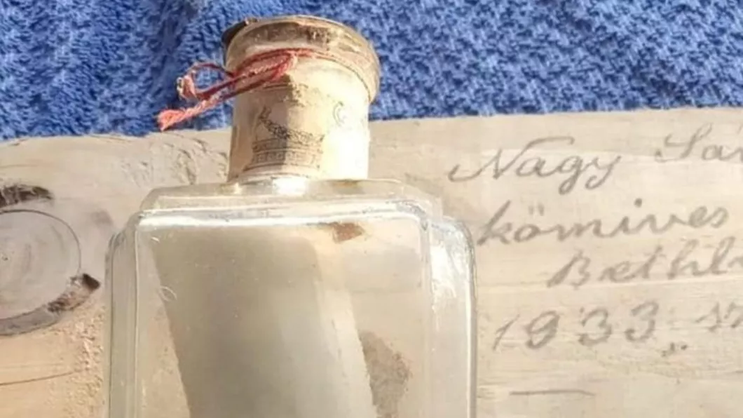 O sticluță sigilată a fost găsită în zidul unei biserici din Bistrița. Ce scrie pe biletul din ea întrece orice imaginație