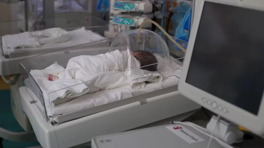 Un bebeluș de câteva luni bolnav de COVID a murit la Spitalul din Sibiu