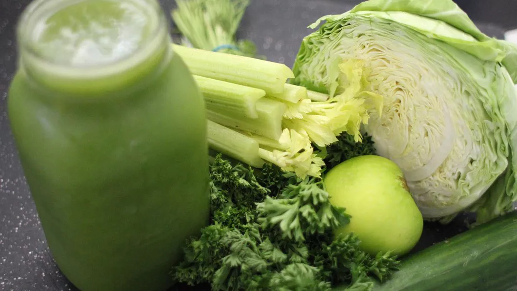 O ceașcă de legume cu frunze verzi ne fereste de bolile de inima