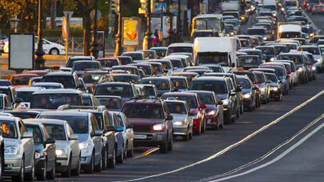 Ministerul Transporturilor plănuiește să descurajeze înmatricularea mașinilor mai vechi de 15 ani