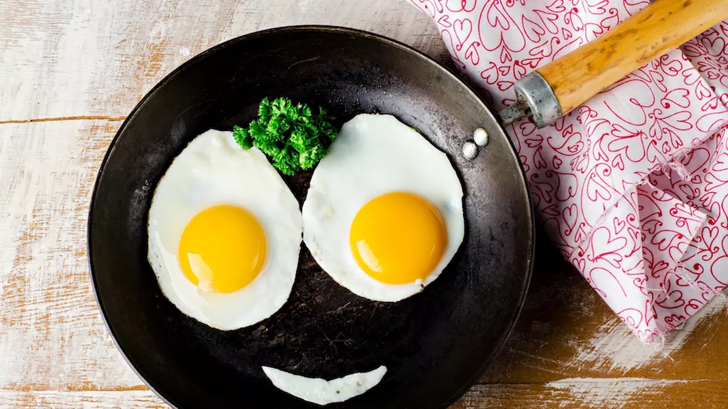 Ce păţeşti dacă mănânci ouă crude Apare hepatita de la ouă