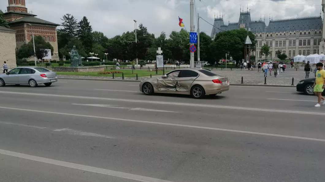 Accident rutier pe strada Anastasie Panu din Iași. Au fost implicate două mașini și s-au înregistrat 4 victime dintre care doi copii - EXCLUSIV FOTO VIDEO UPDATE