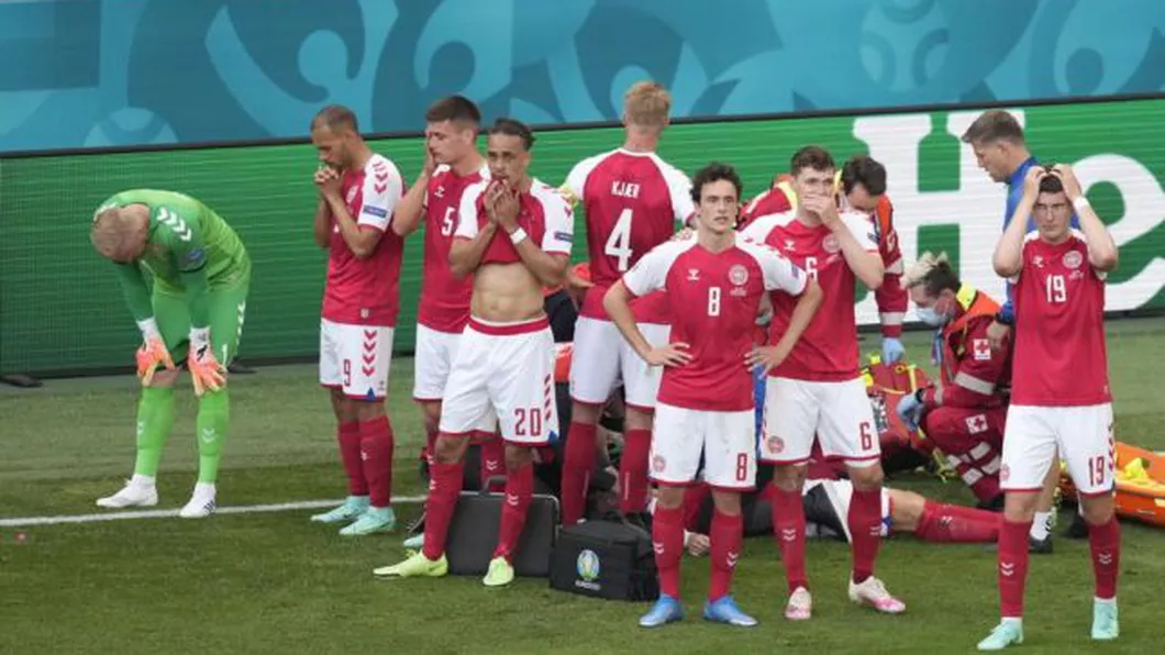 Clipe îngrozitoare la Euro 2020 Christian Eriksen s-a prăbușit pe gazon iar meciul a fost suspendat - UPDATE Danemarca - Finlanda se reia - FOTO VIDEO
