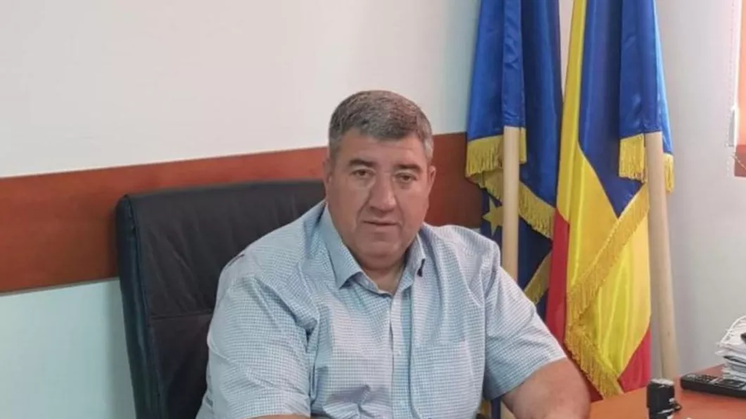 Primarul din Ştefăneştii de Jos acuzat de relaţii sexuale cu o minoră a fost eliberat