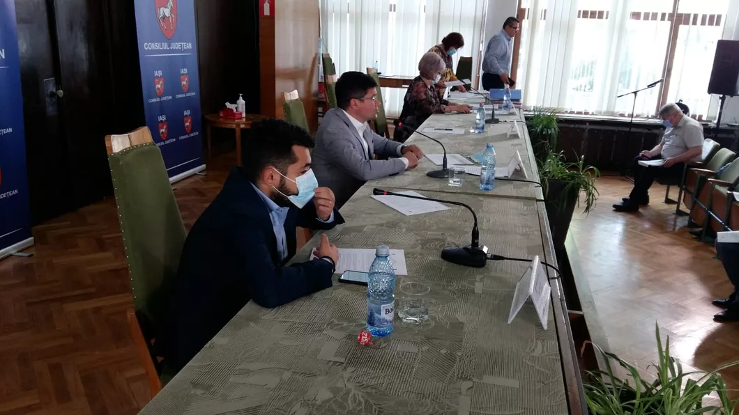 Ședință a Consiliului Județean Iași la Casa Pătrată Sunt anunțate proiecte pentru modernizarea drumurilor și investiții în spitalele subordonate - LIVE VIDEO FOTO