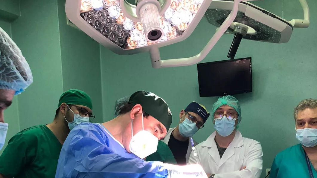 Operație în premieră națională efectuată la Spitalul Clinic de Urgență Prof. N. Oblu din Iași - Galerie Foto Video