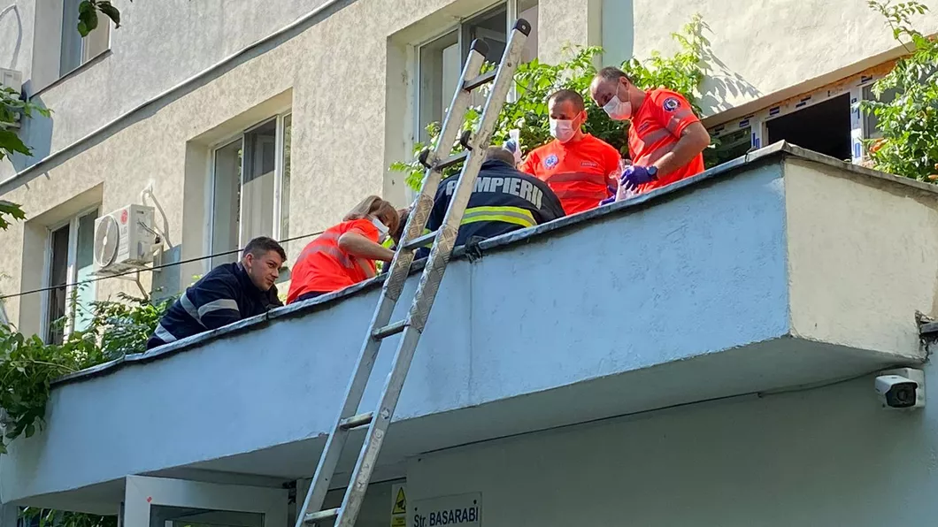 Un bărbat a căzut de la etajul 6 al unui bloc din Iași Nu a mai avut nicio șansă - EXCLUSIV FOTO VIDEO