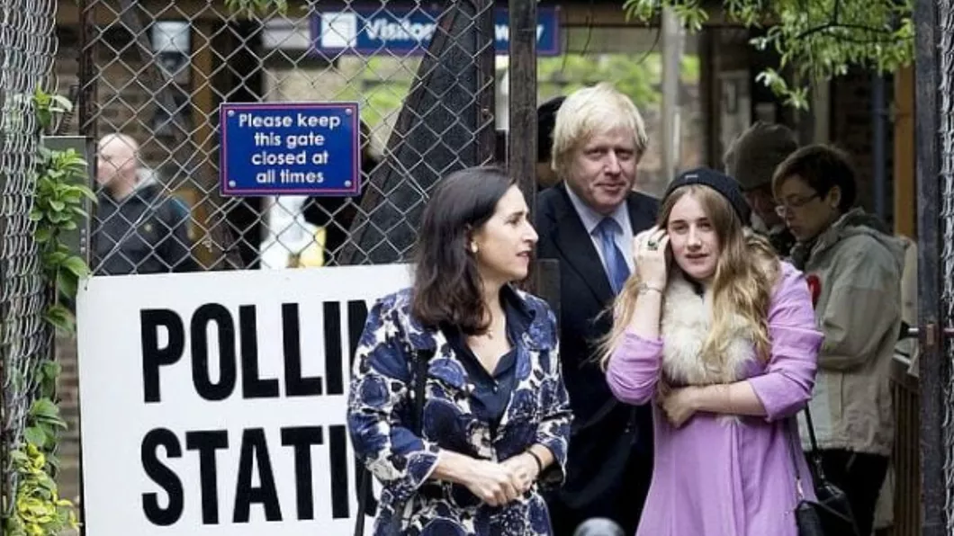 Fiica lui Boris Johnson este model XXL. Lara Johnson a pozat în ținute sumare