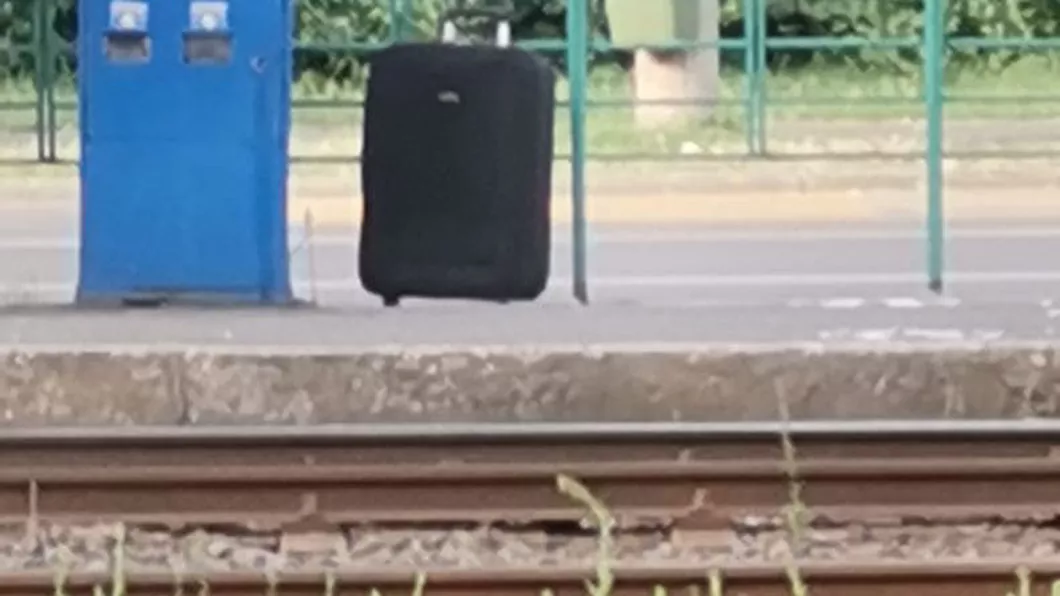 Valiză suspectă într-o stație de tramvai din Arad Circulația în zonă a fost închisă