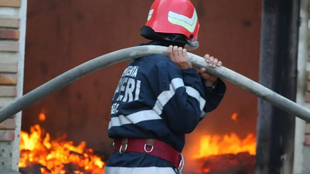 Incendiu în apropiere de Capitală Pompierii intervin chiar acum