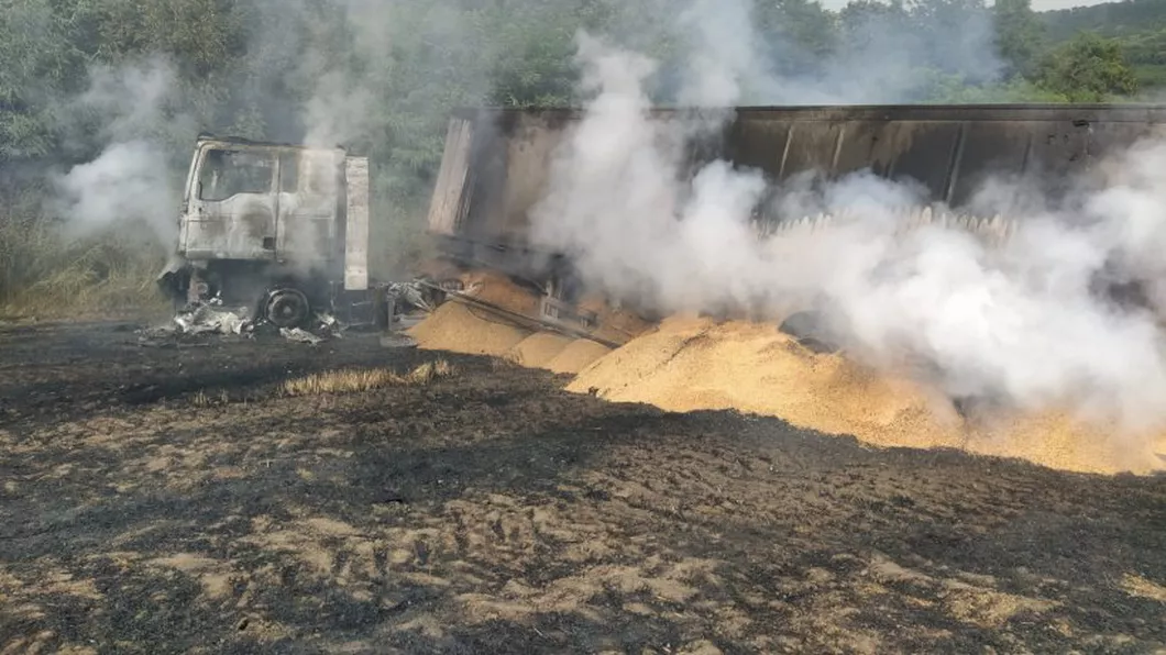 Incendiu devastator la Bunești Peste 35 de hectare de grâu au fost cuprinse de flăcări