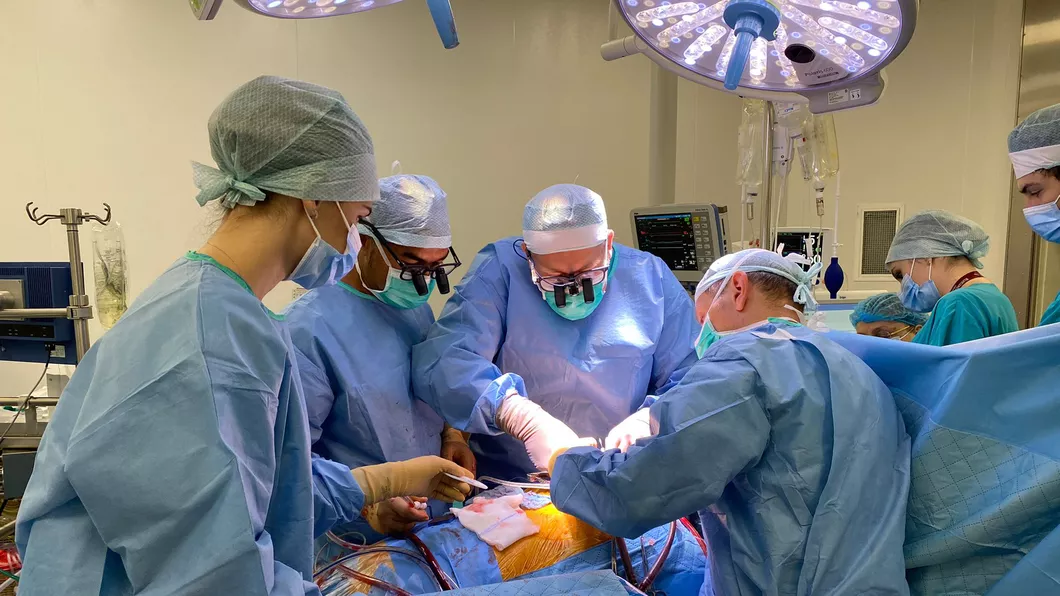 Viața unui copil de 15 ani salvată de prof. dr. Victor Costache. Intervenția de transplant a fost un succes și o premieră pentru medicina din România - VIDEO