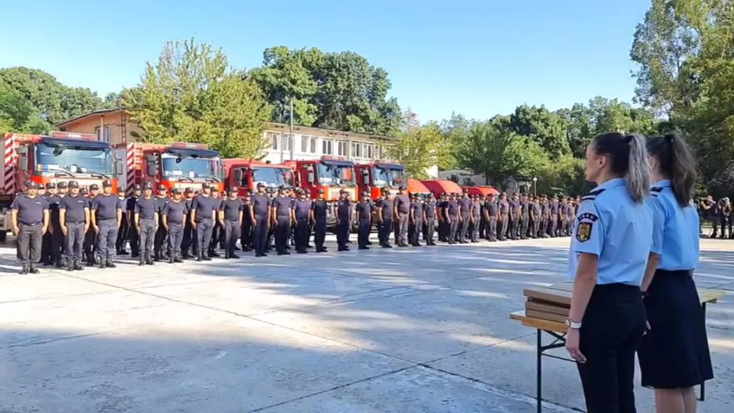 Pompierii români care au ajutat la stingerea incendiilor din Grecia au fost înaintaţi în grad - VIDEO
