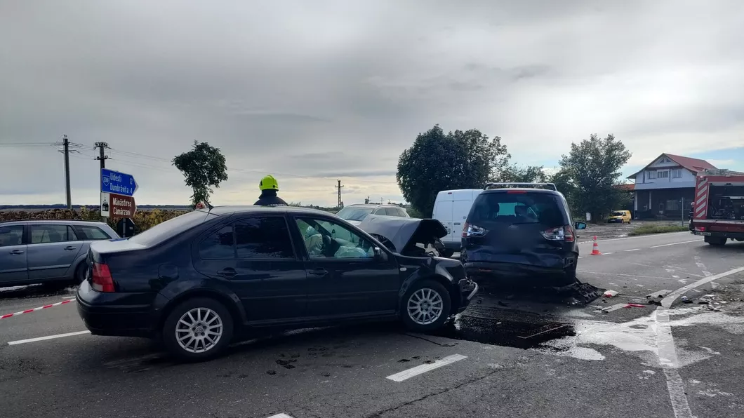 Accident rutier între două autoturisme pe raza localității Spătărești județul Suceava
