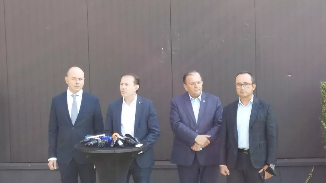 Florin Cîțu discuții despre moțiunea de cenzură într-o vizită oficială la Iaşi. Ce le promite ieșenilor - FOTO VIDEO