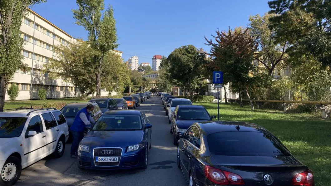 Trafic infernal în campusul Tudor Vladimirescu Direcția de Servicii Studențești lansează un avertisment pentru toți studenții care parchează neregulamentar