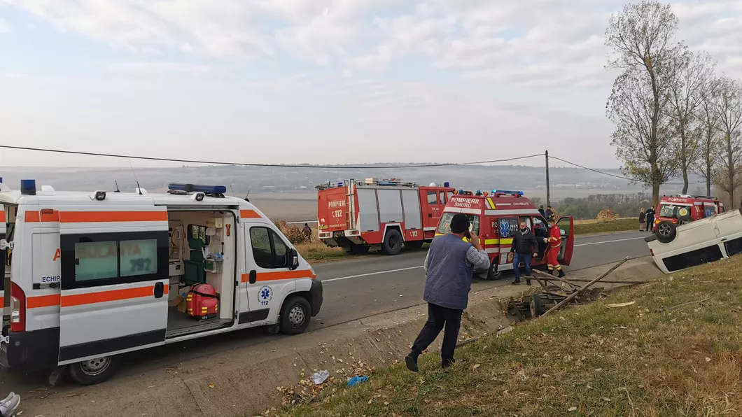 Accident rutier grav în localitatea Şipote din judeţul Iași Trei persoane grav rănite Intervine elicopterul SMURD - EXCLUSIVFOTO