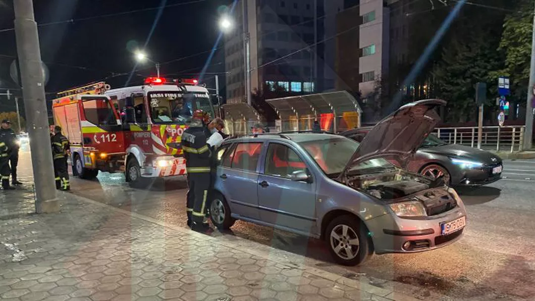 Incendiu la un autoturism în zona Tudor Vladimirescu din Iași - Exclusiv Galerie Foto