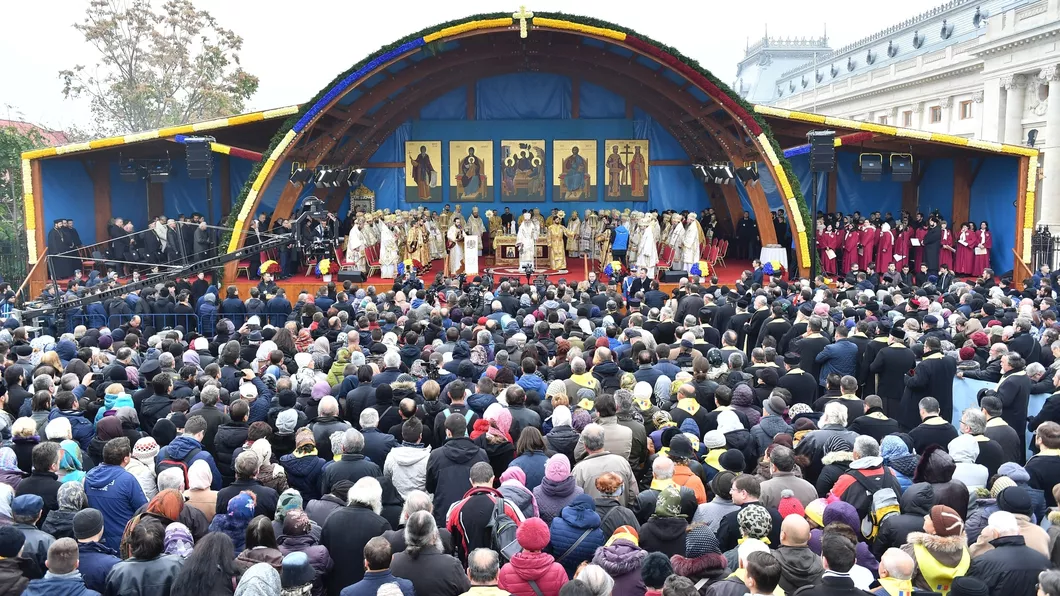 Sărbătoare în Biserica Ortodoxă Pelerinaj la moaștele Sfântului Dimitrie cel Nou de la Basarabi pe dealul Patriarhiei din București