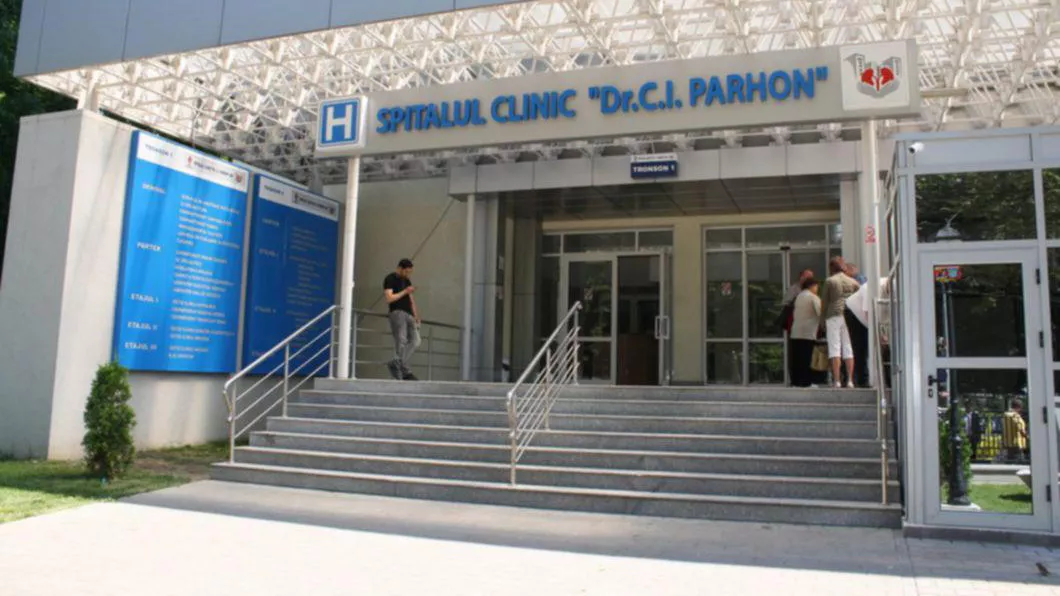 Zeci de pacienţi cu probleme renale şi pozitivi COVID-19 sunt internați la Spitalul Parhon din Iași