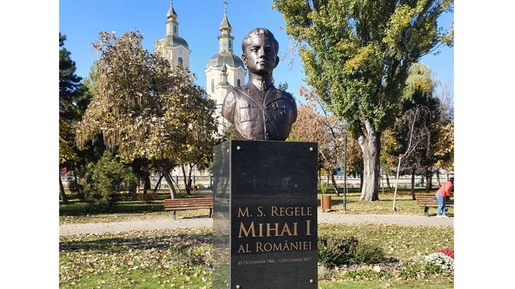 Bustul Regelui Mihai I al României se va inaugura astăzi în parcul din Podu Roș din Iaşi - FOTO